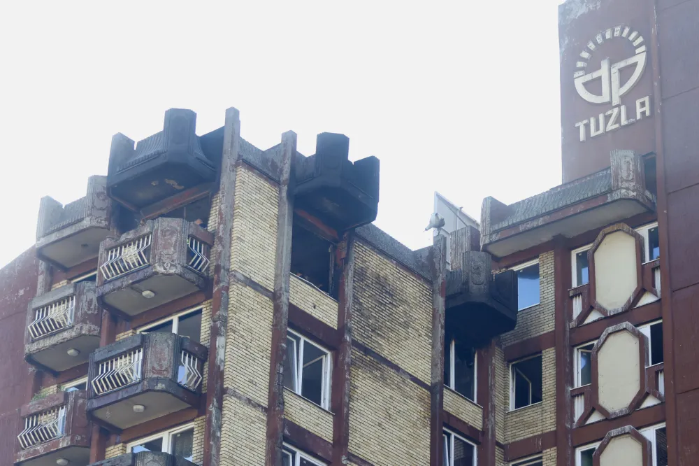 Osumnjičeni za požar koji je odnio 17 života u Domu penzionera u Tuzli, pu&scaron;teni iz pritvora