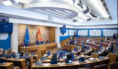 Građani partijama plaćaju "dug" od 4,4 miliona eura