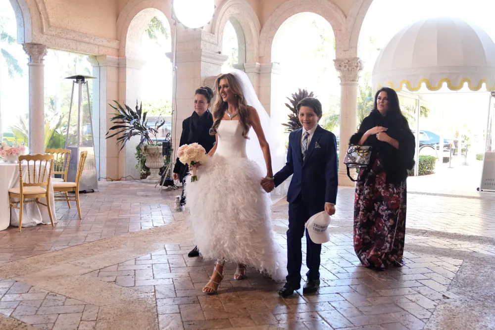 (FOTO) Vjenčali se Dan Skavino i Erin Elmore uz prisustvo Donalda Trampa