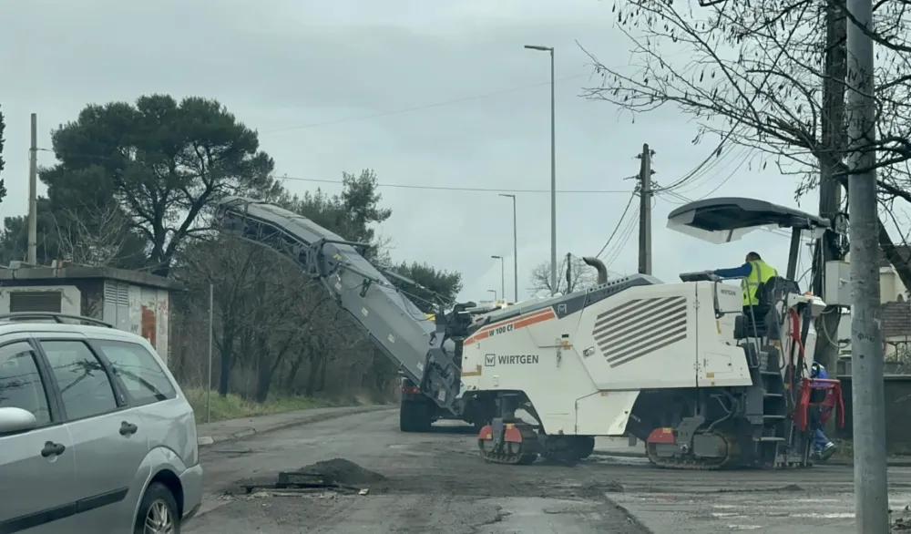 &nbsp;Asfalt Piperskoj i Bratonožićkoj ulici čeka lijepe dane