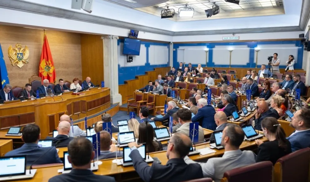 Danas dvije vanredne sjednice Skup&scaron;tine, pred poslanicima skoro 50 predloga zakona