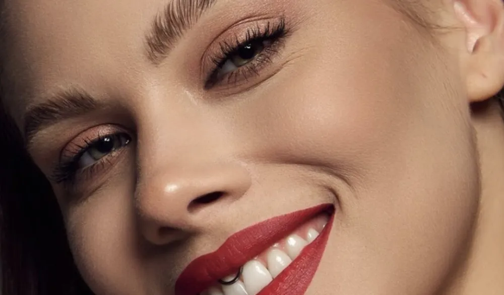 Kako da ruž preživi piće, obrok i cijeli dan