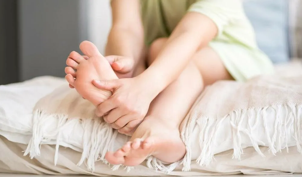 Domaća maska od tri sastojka za ispucale pete