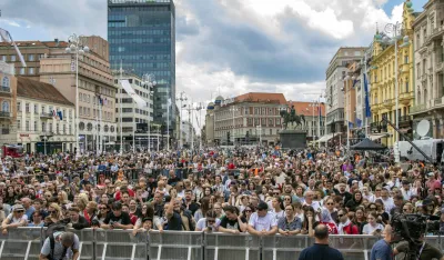 Zagrebom vijore zastave HOS-a, Tompson otpjevao zabranjenu pjesmu
