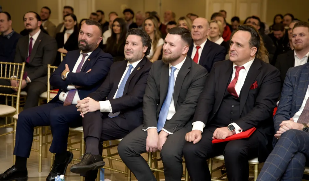 Abazović sa dijasporom u Njujorku: Donacije govore koliko brinete o na&scaron;oj zemlji