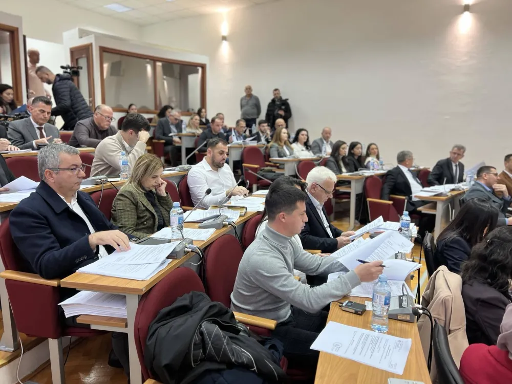 Predsjednik SO&nbsp;Tuzi Lindon Đeljaj na ugovore o djelu daje 100.000 eura