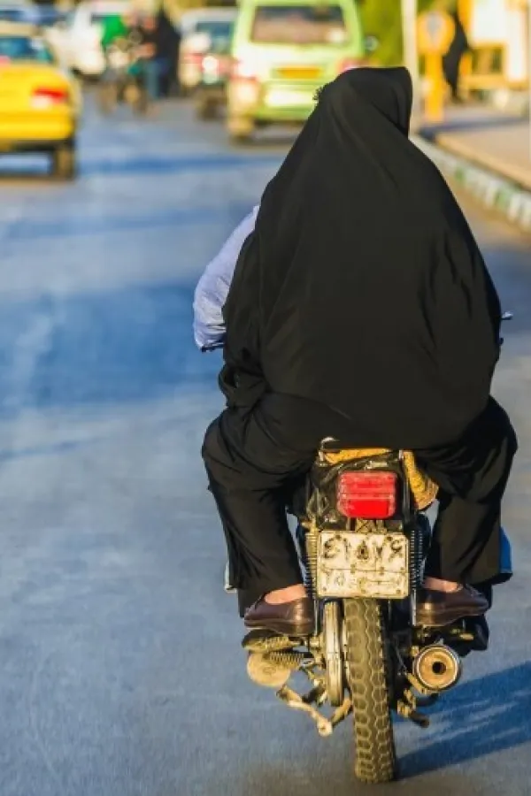 U Iranu žene od sada imaju pravo da voze motocikle i skutere