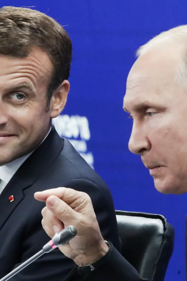 Kremlj potvrdio da je moguć sastanak Putina i Makrona
