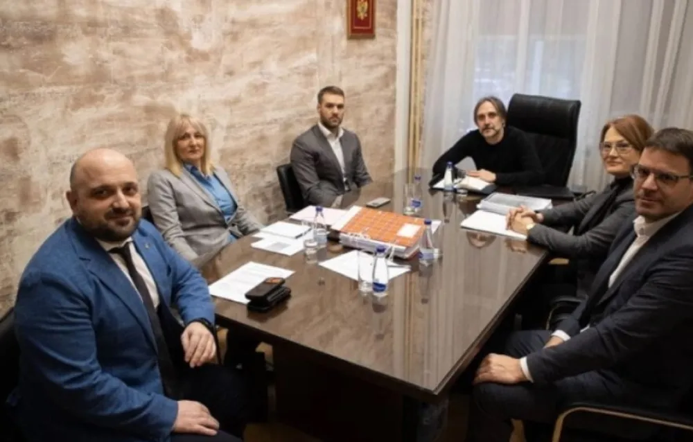 Za predsjednika i članove CIK-a osam kandidata