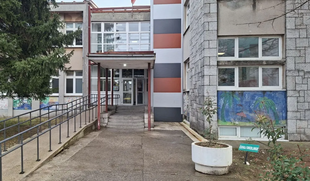 Epilog tuče u nik&scaron;ićkoj &scaron;koli: Dvije učenice dobile ukor, treća jer je snimala