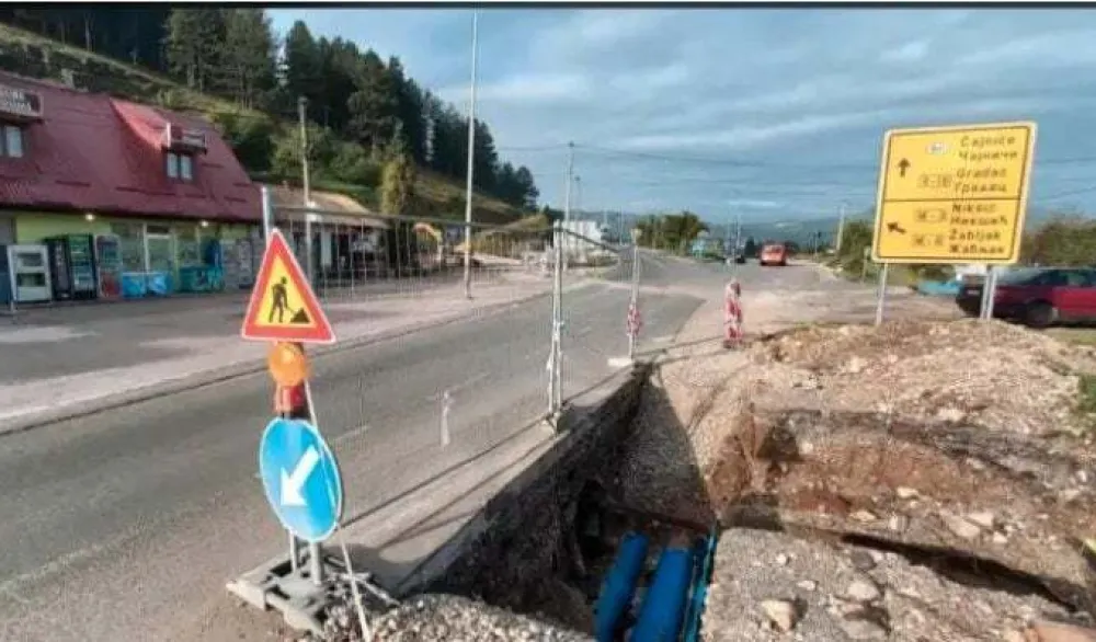 Zastoj radova u Pljevljima: Čekaju dozvolu da se ukloni drveće