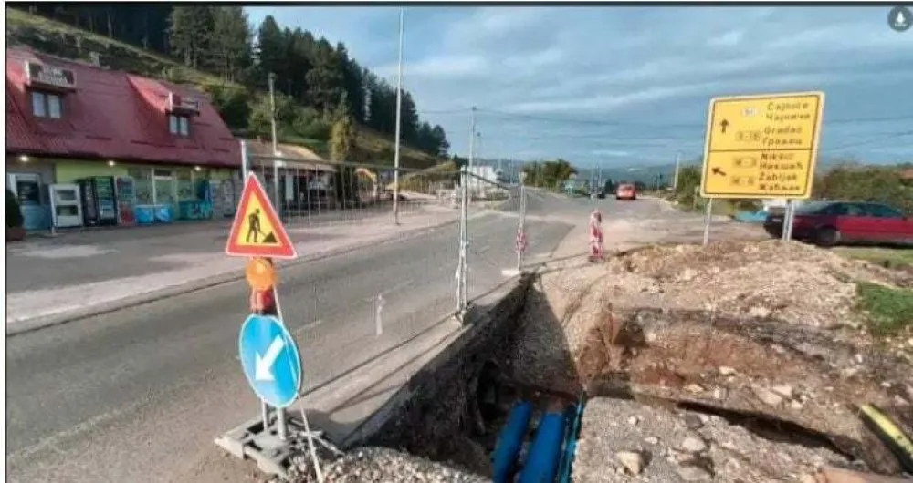 Zastoj radova u Pljevljima: Čekaju dozvolu da se ukloni drveće