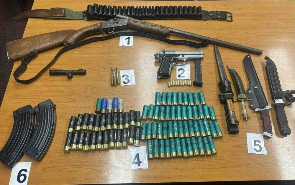 U Beranama pronađeno oružje, municija i tablete