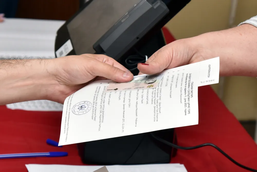 Partije daleko od dogovora, građani se ne pitaju