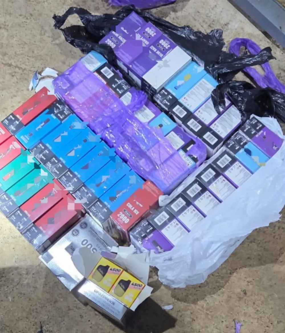 (FOTO) Oduzete elektronske cigarete, jedna osoba osumnjičena za krijumčarenje