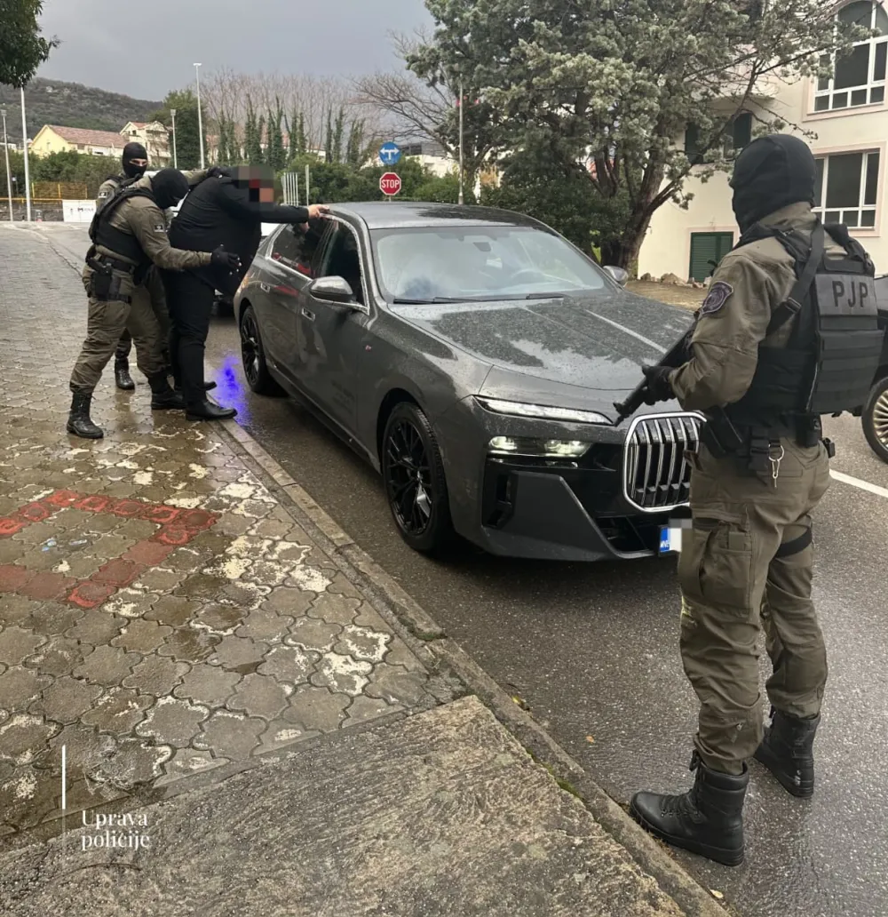 (FOTO) Pojačane aktivnosti PJP u južnoj regiji usmjerene na kontrolu pripadnika klanova