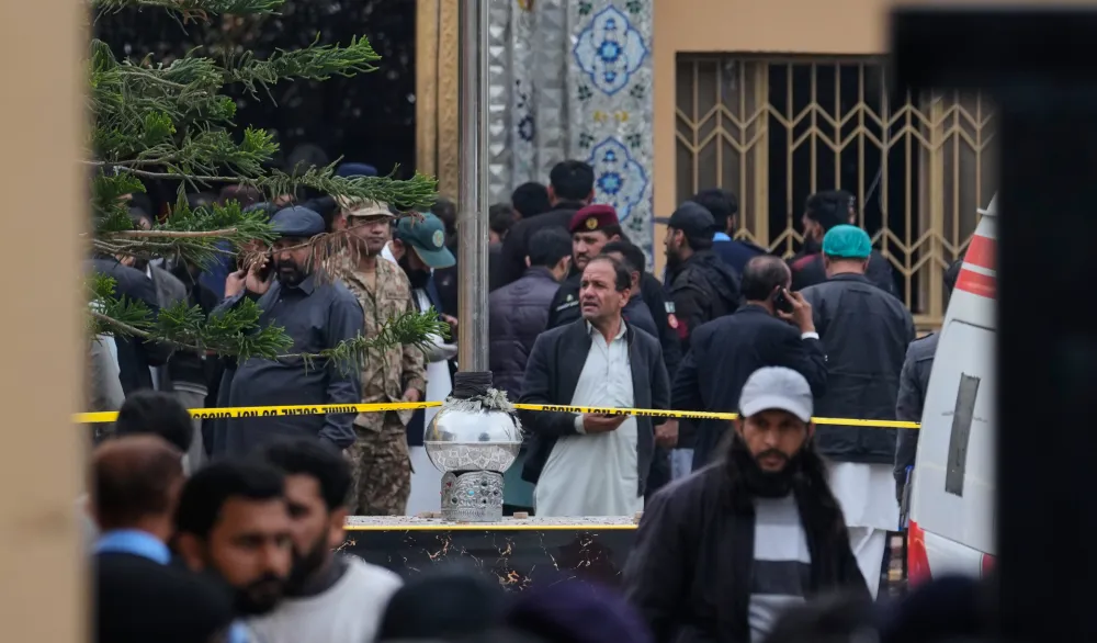 Pakistan: U bomba&scaron;kom napadu na džamiju poginula 31 osoba