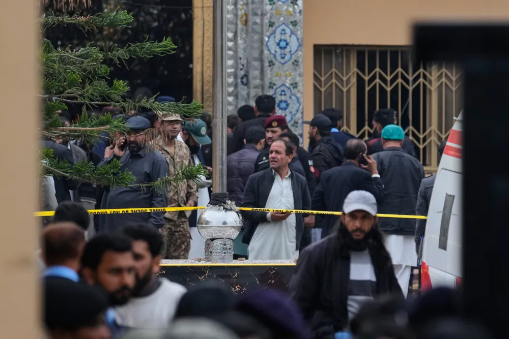 Pakistan: U bomba&scaron;kom napadu na džamiju poginula 31 osoba