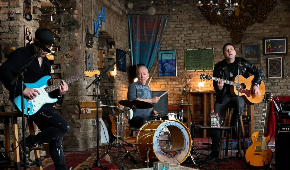 Hari Mata Hari 12. februara objavljuje novu pjesmu "Odavno si ti u srcu mom"