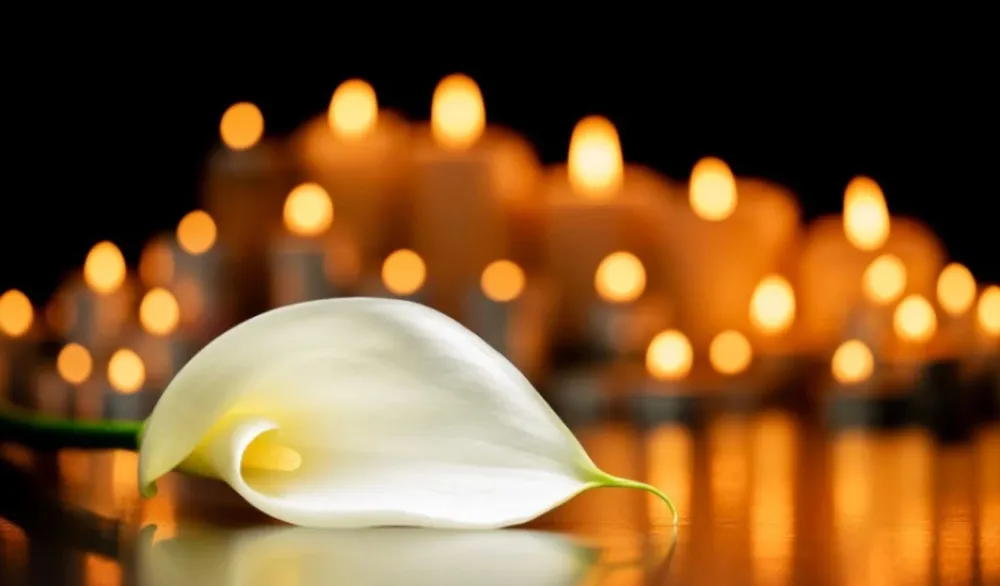 Preminula glumica iz serije "Grlom u jagode"