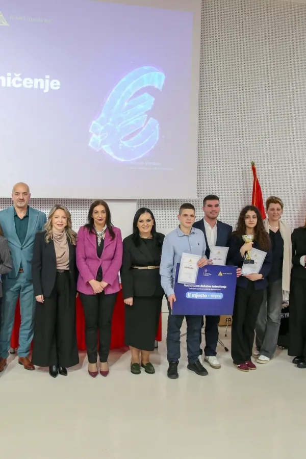 Zavr&scaron;eno nacionalno debatno takmičenje za srednjo&scaron;kolce u Budvi