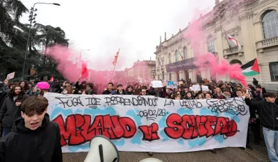 Protest u Milanu protiv Zimskih olimpijskih igara: Vodeni topovi i tuča sa policijom