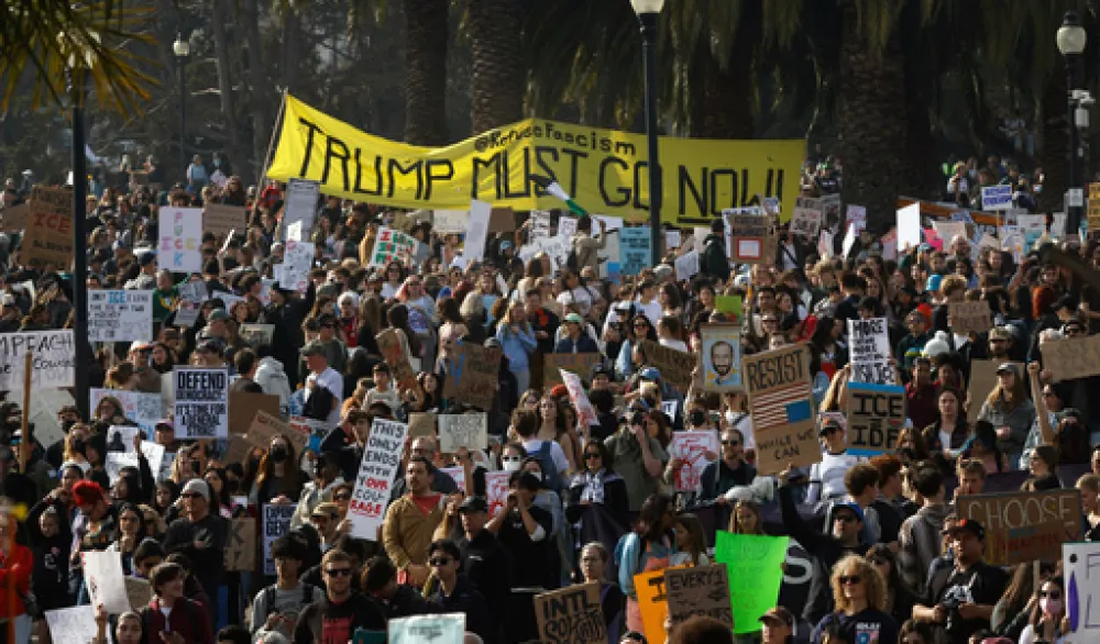 Vi&scaron;e desetina osoba uhap&scaron;eno na protestima u Mineapolisu