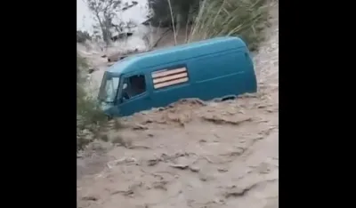 Bujica odnijela auto u Maroku, poginule četiri osobe