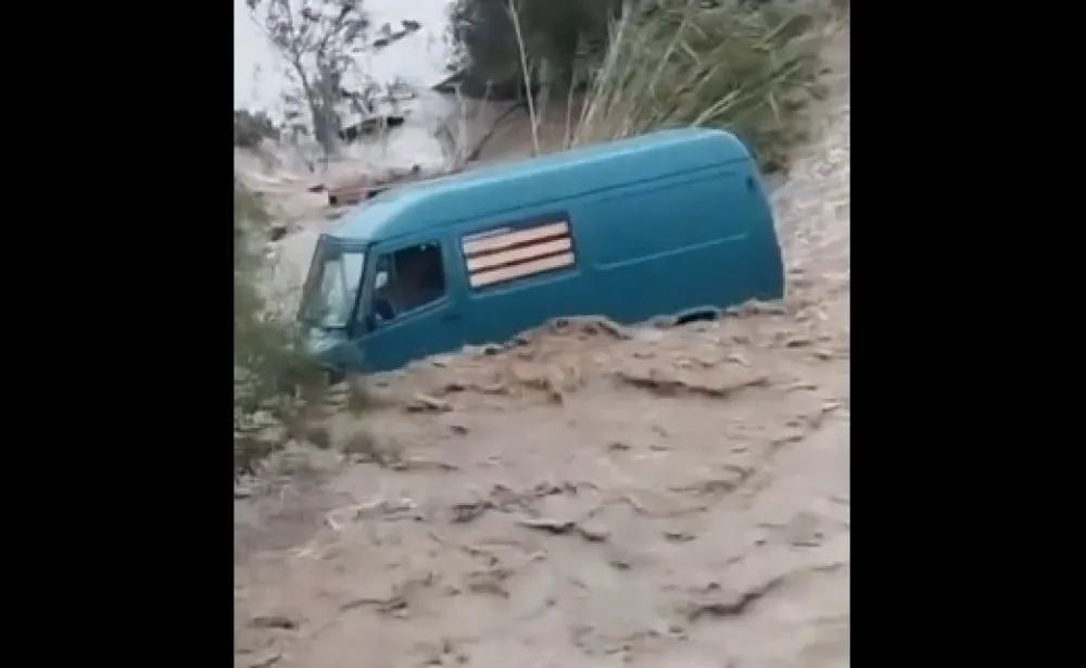 Bujica odnijela auto u Maroku, poginule četiri osobe