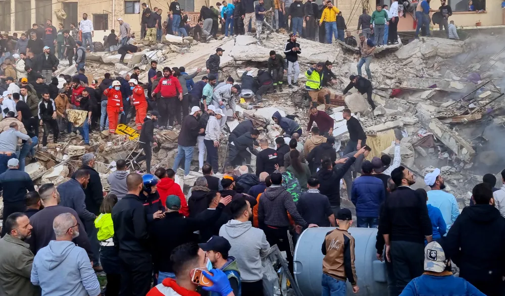 Najmanje &scaron;est poginulih u uru&scaron;avanju zgrade u Libanu