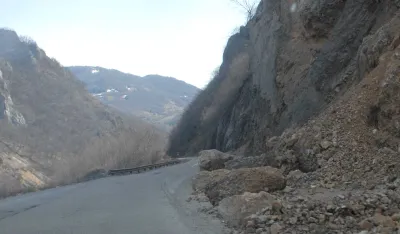 Iz AMSCG savjetuje oprez vozačima: Mogući sitniji odroni