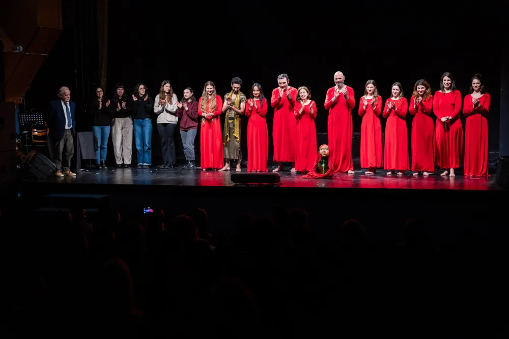 Smijehom protiv apatije, straha i podjela