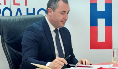 &Scaron;ćekić: Javni servis da u svojim programima uvede ćirilicu kao ravnopravno pismo