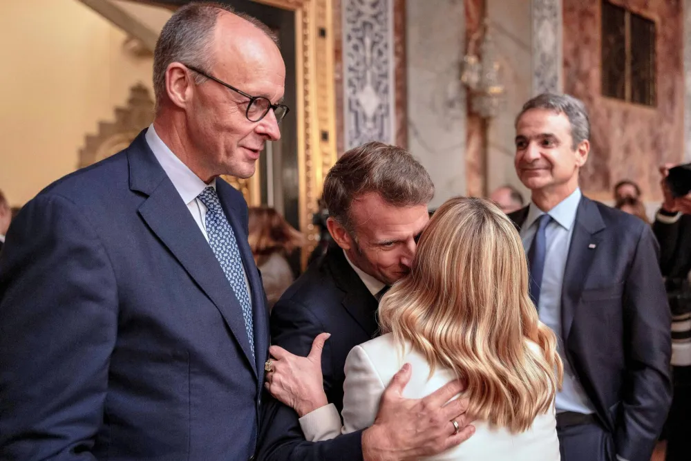 Makron predstavlja novu viziju Evrope, Merc i Meloni o&scaron;tro protiv