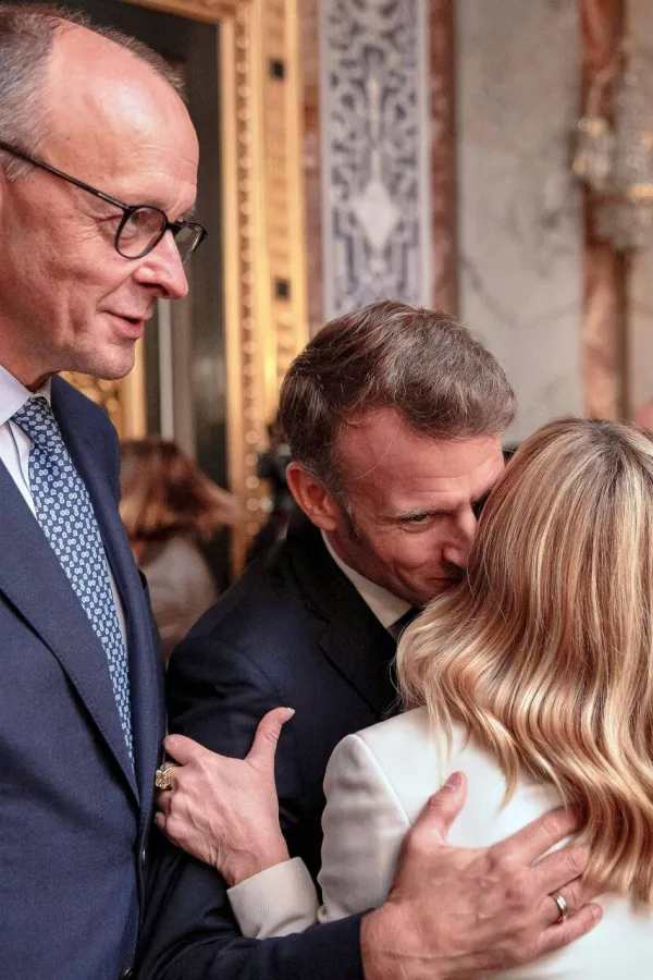 Makron predstavlja novu viziju Evrope, Merc i Meloni o&scaron;tro protiv