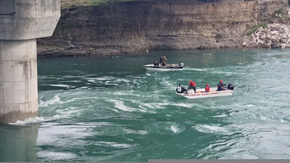 Mijajlović: Tokom dana&scaron;nje pretrage pronađeni dijelovi automobila i saobraćajna dozvola