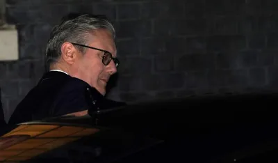 Starmer kao usamljeni premijer i laburistički haos