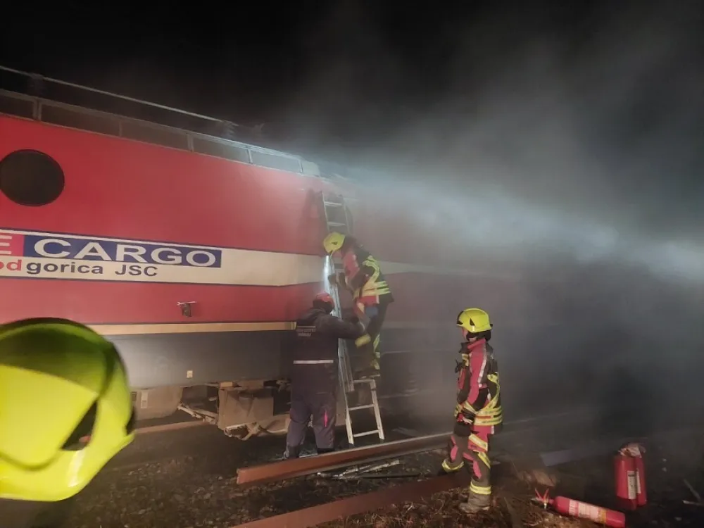 Lokalizovan požar na lokomotivi teretnog voza kod Slijepač mosta