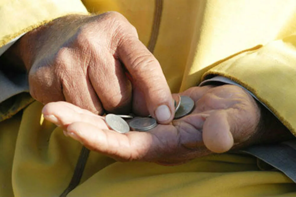 Mizerno uvećanje naknada: Socijala veća za 1,5 eura