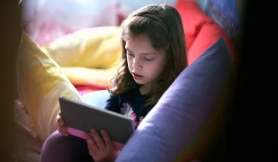 UNICEF: Bezbjednije platforme i digitalna pismenost ključ su za&scaron;tite djece online