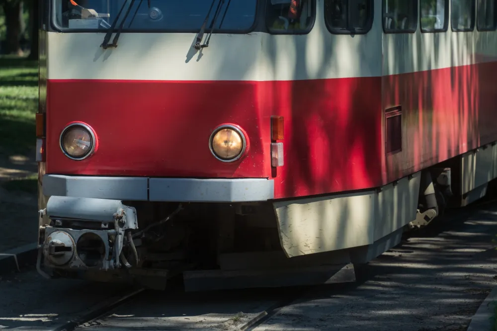 Sarajevo: Tramvaj iskočio iz &scaron;ina, ima i povrijeđenih