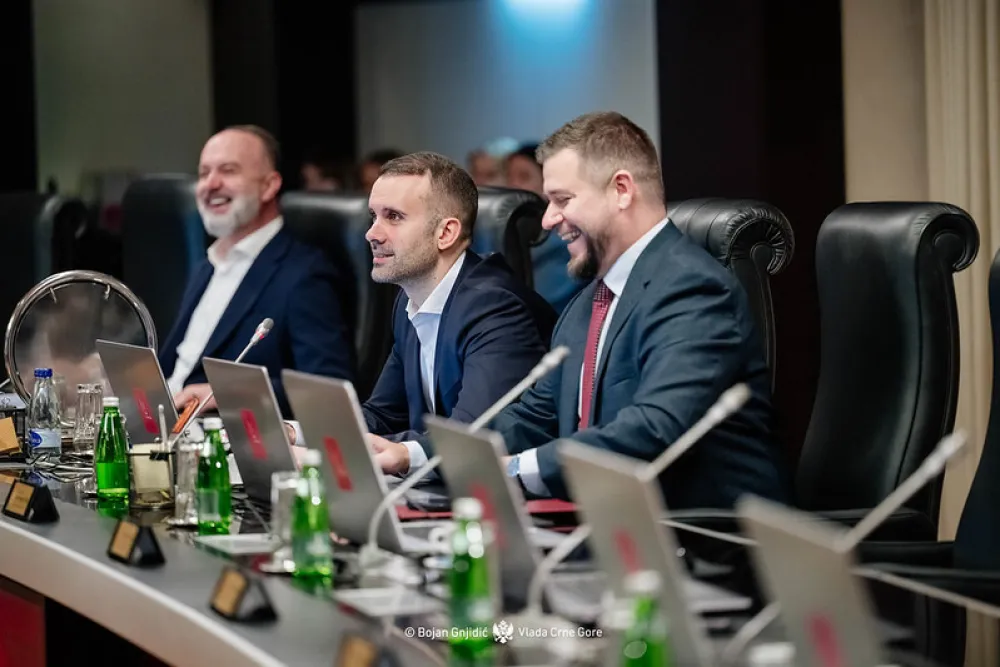 Vlada usvojila Predlog zakona o radu na stalnim sezonskim poslovima