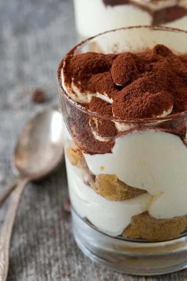 Tiramisu u ča&scaron;i brz i jednostavan desert