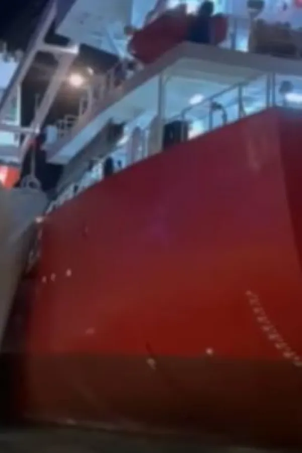 (VIDEO) Incident u Rijeci: Teretnjak udario u slavni Titov brod
