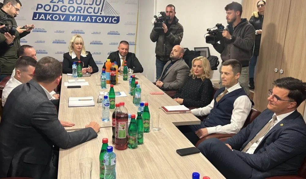   Nakon ukidanja službe za građane u Glavnom gradu Rado&scaron; Zečević ocijenio: Koalicioni sporazum u v.d. stanju