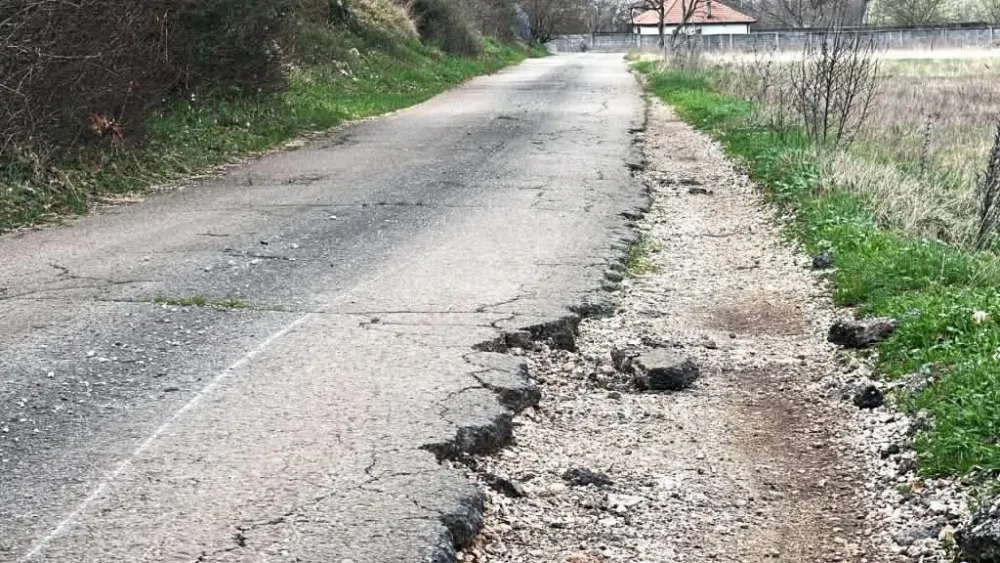        Za puteve kroz Pipere stigle tri ponude