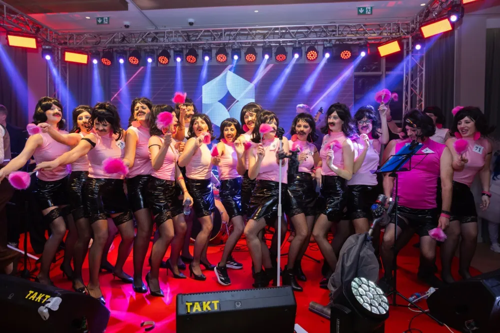 Veliki maskenbal okupio brojne posjetioce i potvrdio značaj Kotorskog karnevala