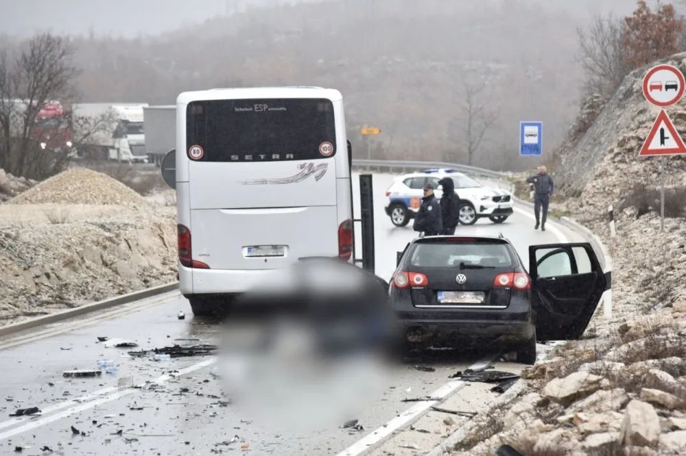 (FOTO) Na magistralnom putu Nik&scaron;ić-Grahovo poginula jedna osoba