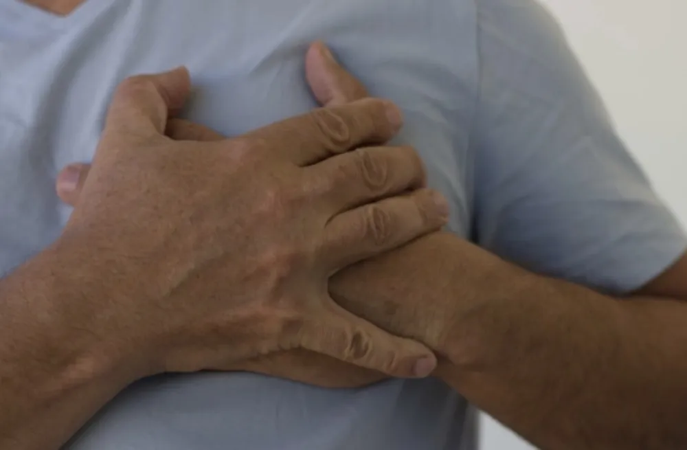 Četiri znaka mogu da ukazuju na srčani udar