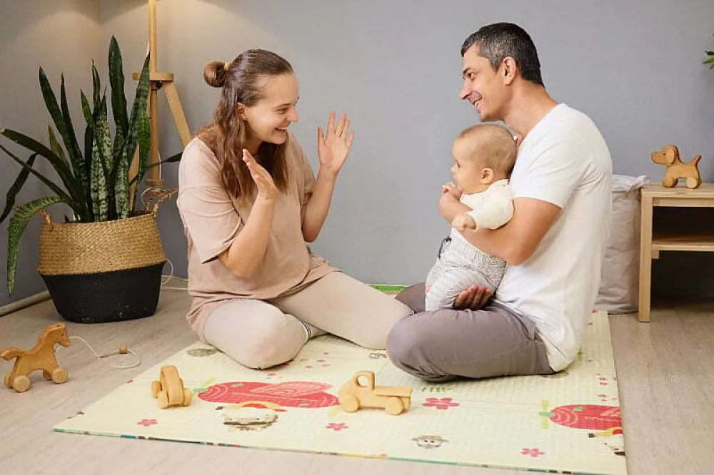 Zbog čega se roditeljima preporučuje da pjevaju bebama